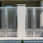 découvrez comment choisir un portail semi-ajouré avec un design ajouré en haut ou en bas, adapté à votre cadre de vie pour allier esthétique et fonctionnalité.